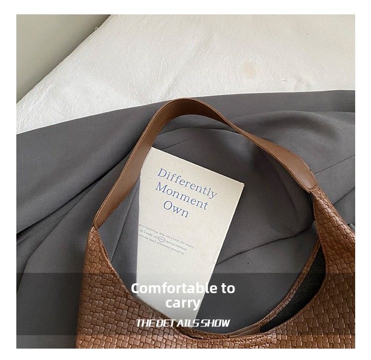 Retro Large-capacity Bag Shoulder Bag Woven Pattern Casual Commuter Tote Bag_voghion.com