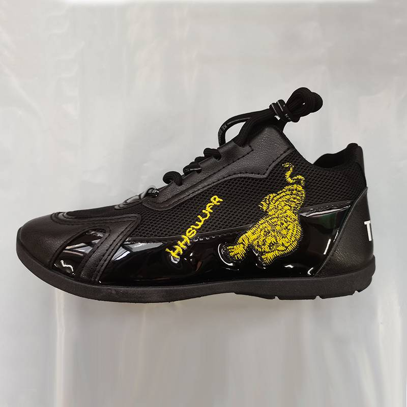 p8 scarpe 2023 primavera nuove scarpe casual moda maglia scarpe da ginnastica coreane scarpe da papà in pelle morbida ricamo tigre fortunato_voghion.com