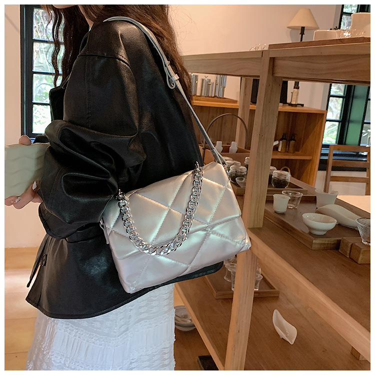Borsa da donna New S a spalla singola Borsa a tracolla in argento squisito di fascia alta Borsa quadrata piccola con tracolla larga_voghion.com