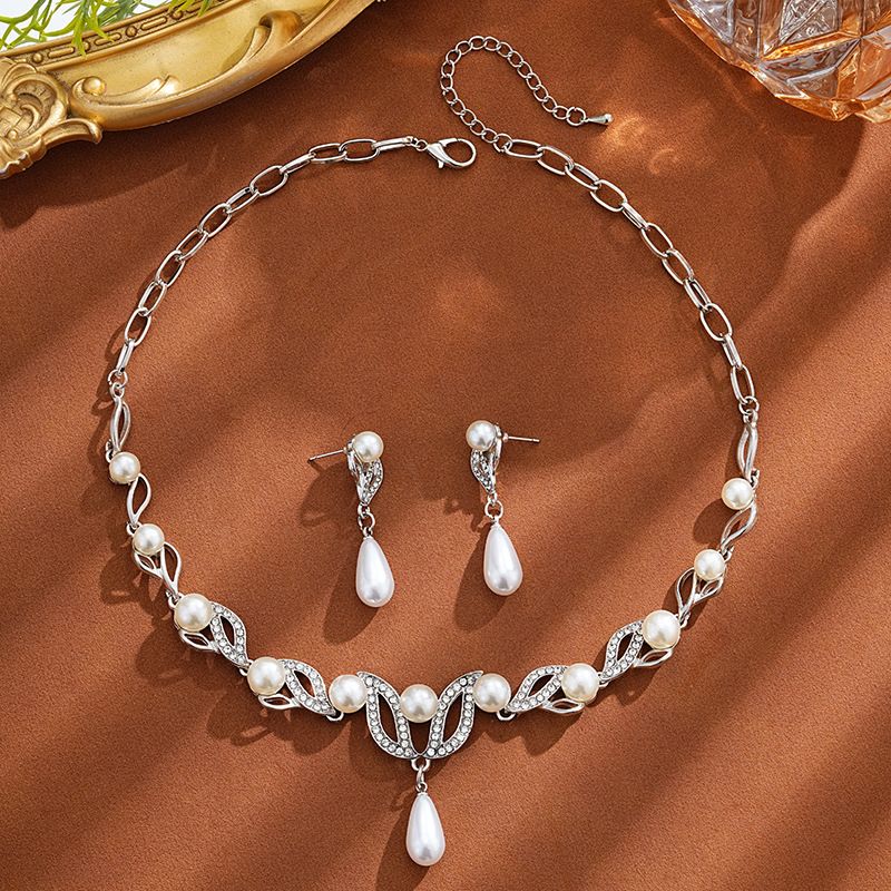 Collana e orecchini con perle a goccia d'acqua, set di accessori da sposa, temperamento alla moda, set da due pezzi da donna all'ingrosso_voghion.com