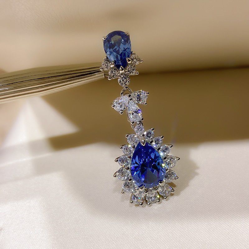 Cao Shis wassertropfenförmiges neues Produkt mit voller Diamantsimulation, blaue Luxus-Brautohrringe im Stil der weiblichen Prominenten_voghion.com