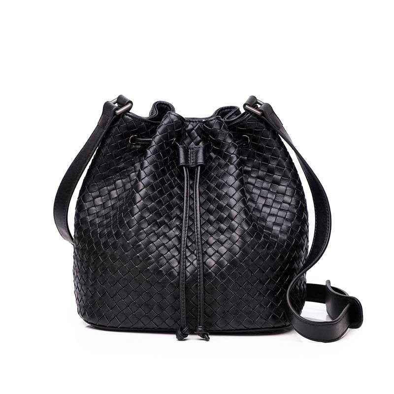 Nuova borsa a tracolla di lusso leggero femminile baottau strato di pelle di pecora pura borsa intrecciata a mano borsa a secchiello di grande capacità integrata_voghion.com