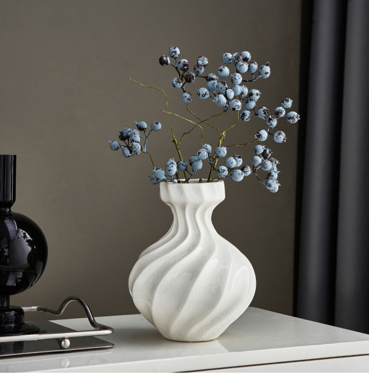 Vase artisanal en céramique craquelée en spirale - Composition florale séchée pour un ameublement haut de gamme_voghion.com