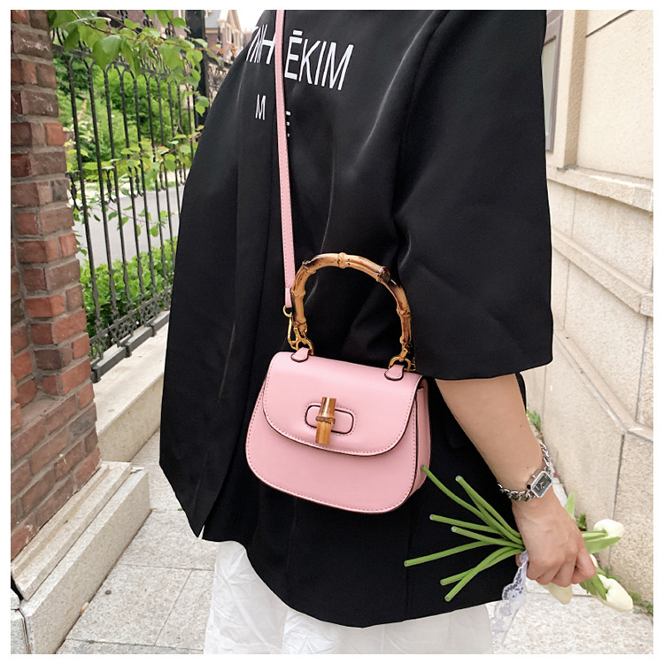 Versione coreana della borsa di bambù 2023 Summer New Saddle Bag Net Red Trasmissione in diretta con lo stesso stile borsa a tracolla Messenger borsa da donna tendenza_voghion.com