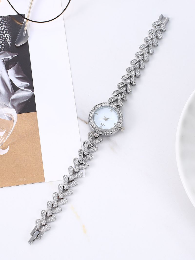 new hot-selling watches retro small versatile quartz watch round small dial alloy ladies watch_voghion.com