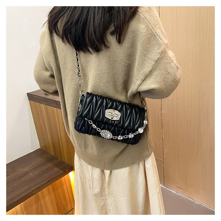 Fashionable and versatile niche chain bag one shoulder pleated diamond small fragrance style net celebrity ladies small bag ins shoulder bag_voghion.com