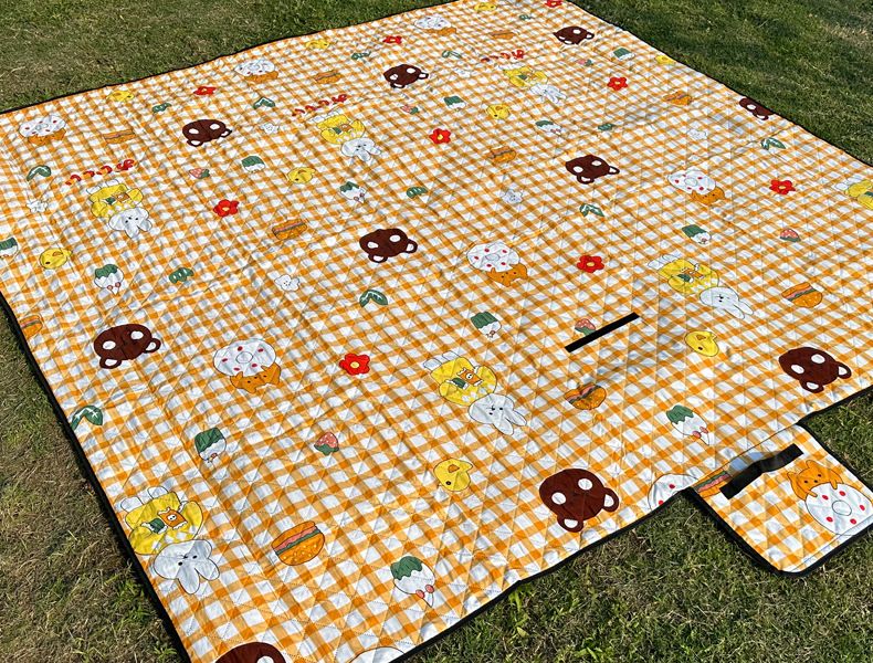 Wasserdichte Picknickdecke – Extragroß 200 x 200 cm, sanddicht und leicht (750 g) für Camping, Strand und Park_voghion.com