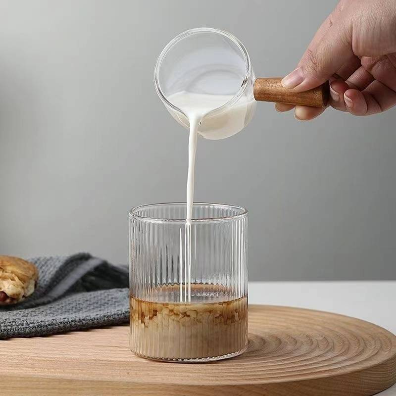 Milchbecher aus Glas für Kinder mit Holzgriff – 100 ml/50 ml Milchkännchen aus Borosilikat, langlebige Mini-Saucenschale für Kleinkinder, Snacks, Eis_voghion.com