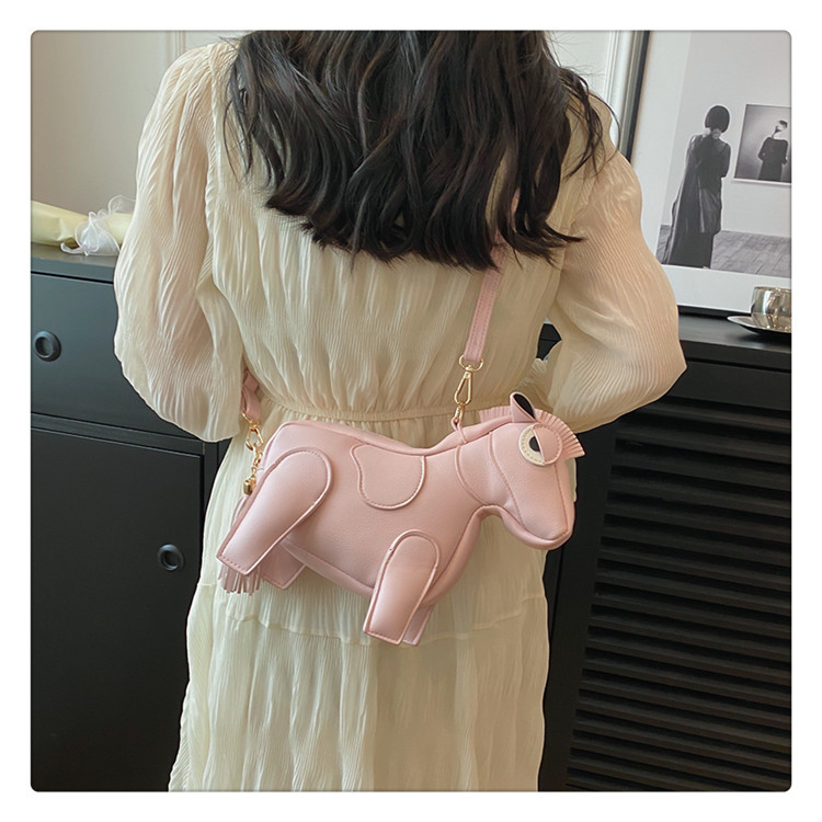 Design alla moda da donna, bambola carina, personalità divertente, marchio trendy, forma cartoon monospalla, borsa a tracolla in pony_voghion.com
