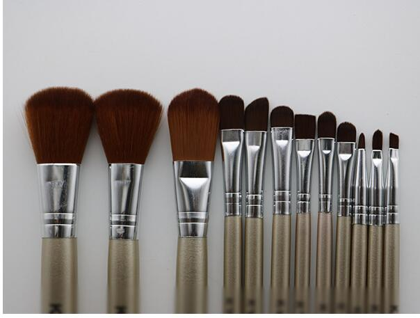 12 Make-up-Pinsel NK3 Eisenbox Make-up-Pinsel-Set tragbare Beauty-Tools_voghion.com