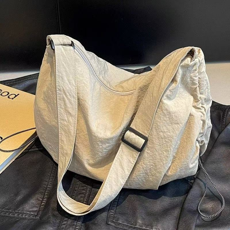 Borse firmate Borse di lusso Borse a mano in tela impermeabile con catene Borsa a tracolla per donna Borsa a tracolla da donna Borsa presbite Borsa a tracolla 2005_voghion.com