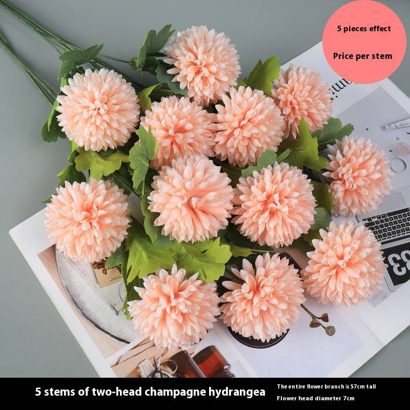 Bouquet di ortensie artificiali, tarassaco e rose: composizione floreale realistica per decorazioni domestiche, soggiorni, navate laterali per matrimoni e centrotavola._voghion.com