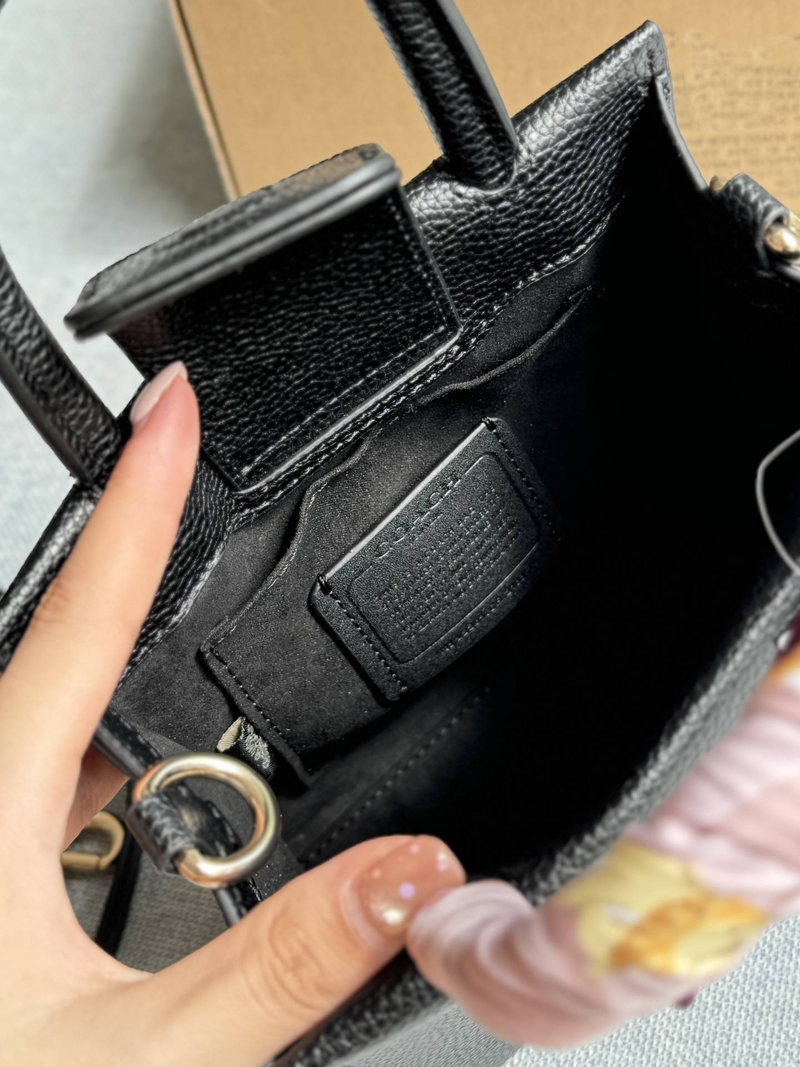 Borsa a tracolla di lusso, progettata specificamente per le donne firmate, mini borsa a tracolla nera firmata_voghion.com