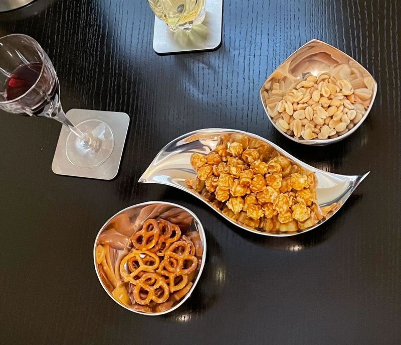 Wavy Snack / Nut BowlWavy Snack / Nut Bowl_voghion.com