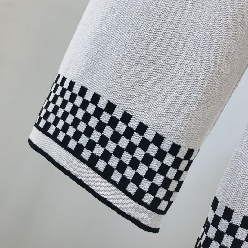 Completo da donna in due pezzi per persone piccole in autunno con abito di grande significato, pantaloni larghi in stile piccolo e profumato, stile western e alla moda_voghion.com