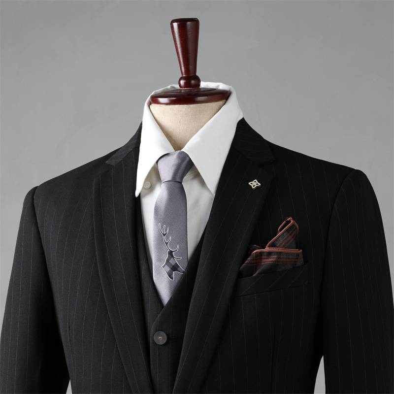 Slim Fit Hochzeitsanzug-Set für Herren – Blazer mit einem Knopf und Revers und Nadelstreifen, formelle Kleidung für Bräutigam und Trauzeugen (Schwarz/Nebelgrau gestreift)_voghion.com