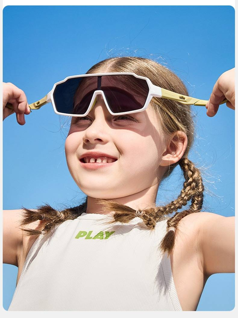 Kids Polarized Sunglasses – 100% UV Protection & Shatterproof TPEE Frame (White/Gray/Silver) – Stylish Unisex Design For Sports & Outdoor Play_voghion.com