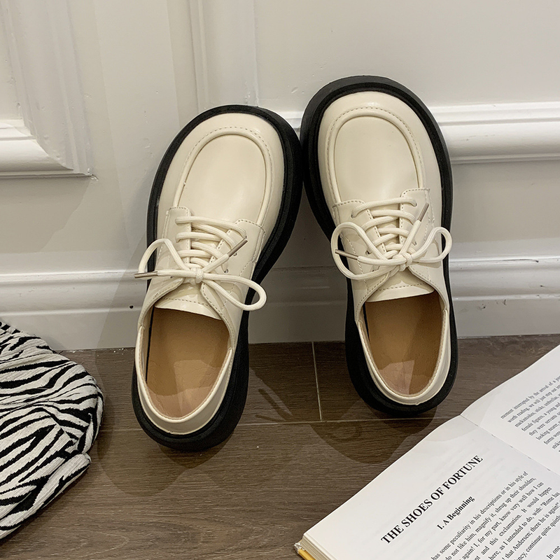 Piccole scarpe in pelle da donna stile britannico 2023 Nuova primavera ed estate studentessa testa grande retro cinturino nero fondo spesso aumento scarpe singole jk_voghion.com