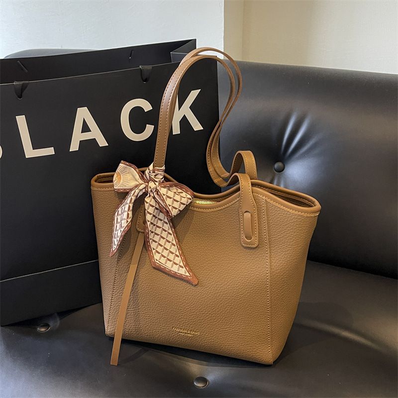 Large Capacity For Women Spring Summer Versatile 2025 New Simple Casual Shoulder Handbag Office Commute Tote Bag_voghion.com