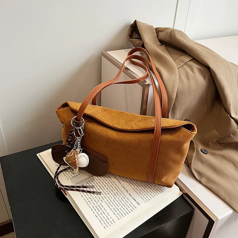 Designer Bag 2025 Autumn And Winter New Simple Matte Fabric Commuter Versatile Highend Shoulder Pillow Mirror Quality Leather Chain Bags_voghion.com