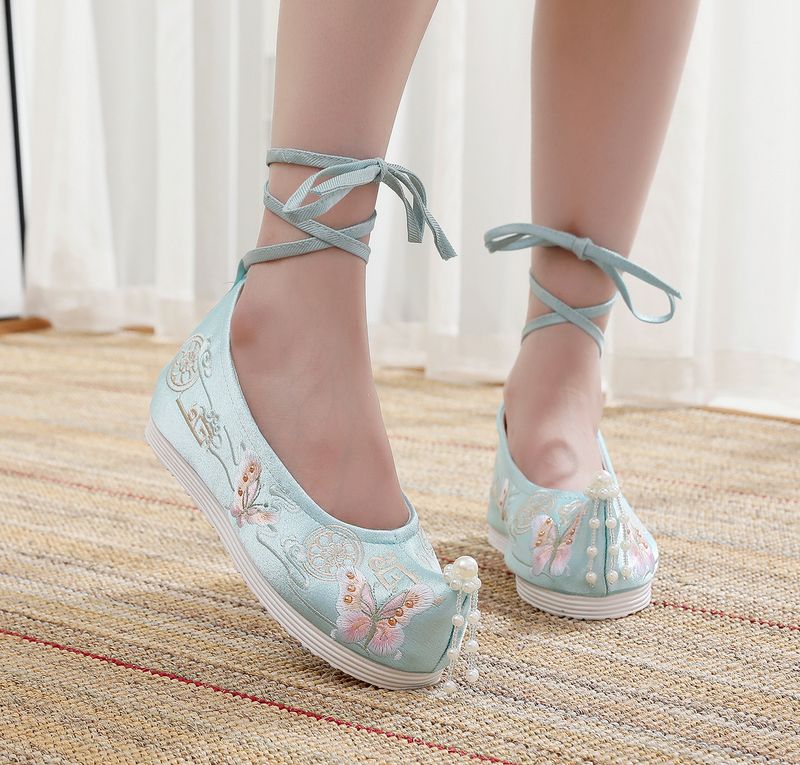 Damenschuhe Frühling und Sommer im neuen Stil antike Hanfu-Schuhe erhöhte Schuhe bestickte Damenschuhe Perlenkostüm-Schuhe_voghion.com