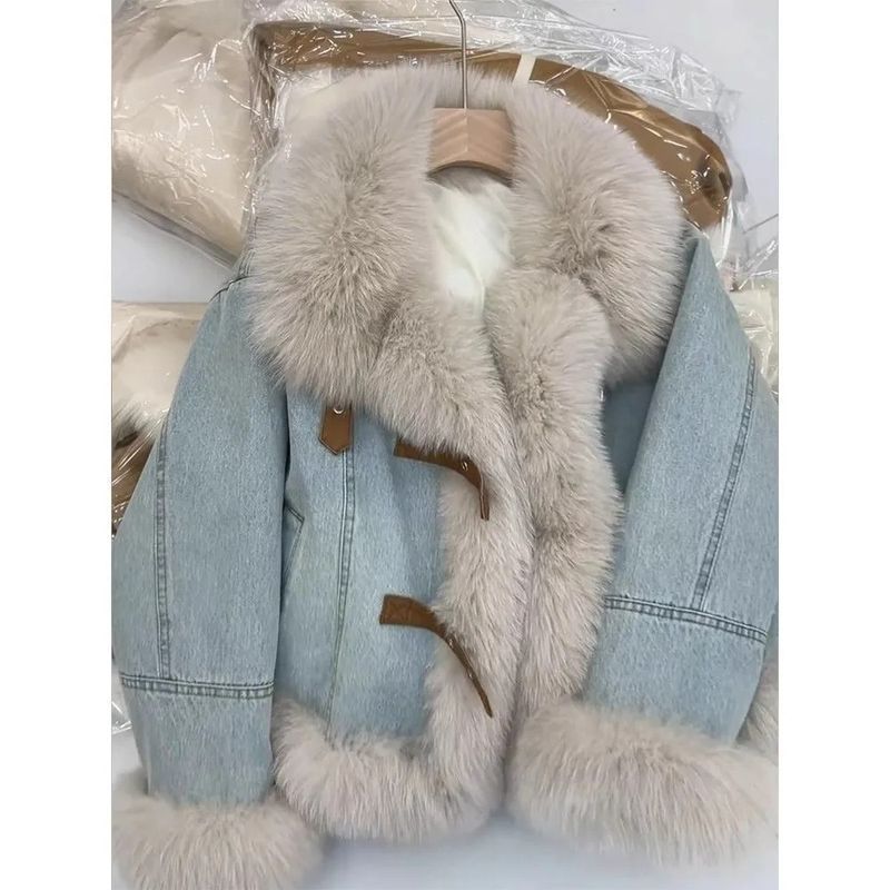 Hellblaue Jeansjacke im koreanischen Stil mit Kunstpelzfutter – gemütliche und stylische Winteroberbekleidung für Damen (S/M/L/XL)_voghion.com