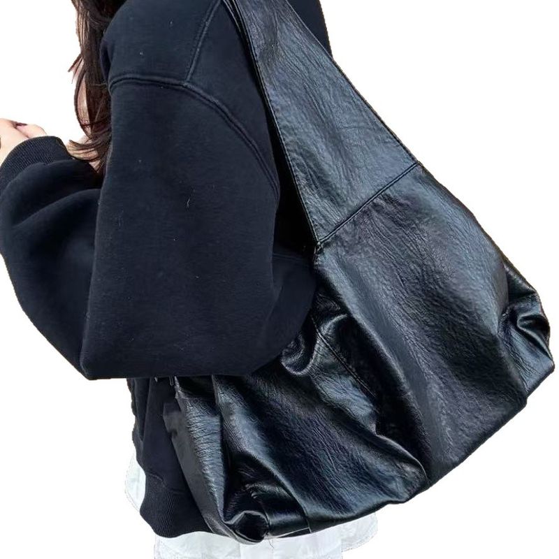 New Versatile Oil Wax Leather Large Capacity Tote High-end Shoulder Underarm Commuter Crossbody Bag_voghion.com