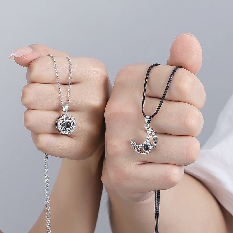 2 pieces/ computer. Magnetic couple necklace, 100 languages, projection of "I love you", sun, moon, heart, light magnet,_voghion.com