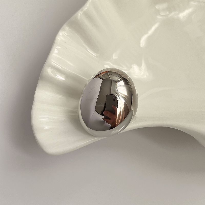 Metallic Glossy 3D Minimalist Oval For Women, Unique Exaggerated High-End Design Sense Hand Jewelry Ring_voghion.com