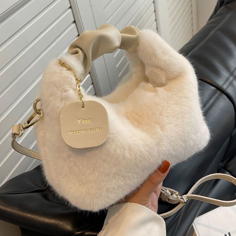 Erweiterte Handheld für Damen 2022 neue Mode Herbst und Winter Plüsch vielseitige kleine Kette Umhängetasche_voghion.com