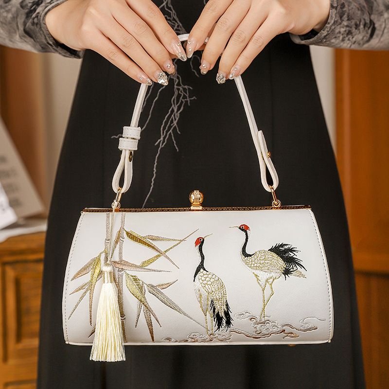 Chain Bag Ancient Cheongsam Banquet National Style Ultra-fine Leather Embroidered Tassel Handbag_voghion.com