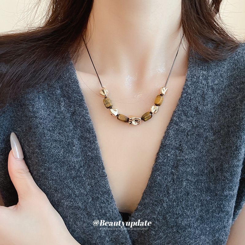 Collana con pietra occhio di tigre quadrata di Maillard per donna autunno inverno, piccola e unica, catena per clavicola, alta qualità._voghion.com