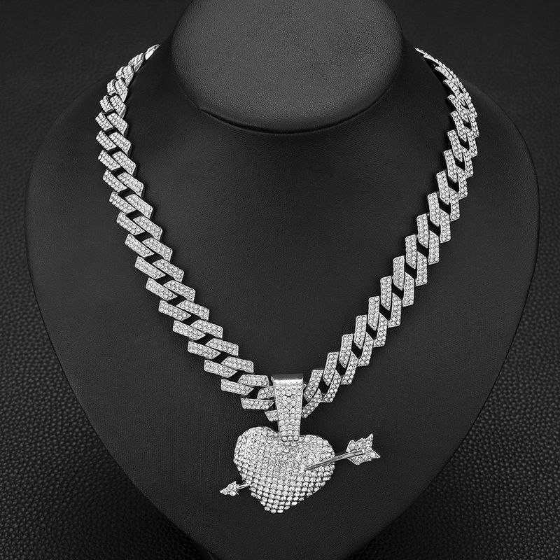 New Personalized One Arrow Piercing Pendant Heart-shaped Full Fashionable Street Hip-hop Diamond Cuban Necklace_voghion.com