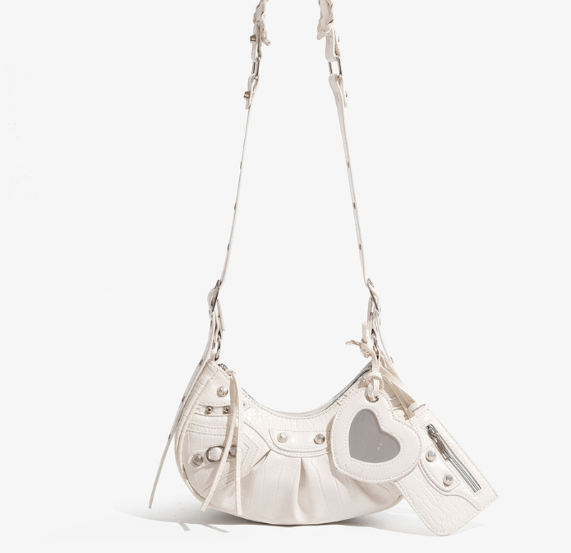 2024 Nuova borsa a tracolla monospalla di lusso con nappa e rivetto alla moda e alla moda, borsa da donna, borsa da moto, borsa da ascella_voghion.com