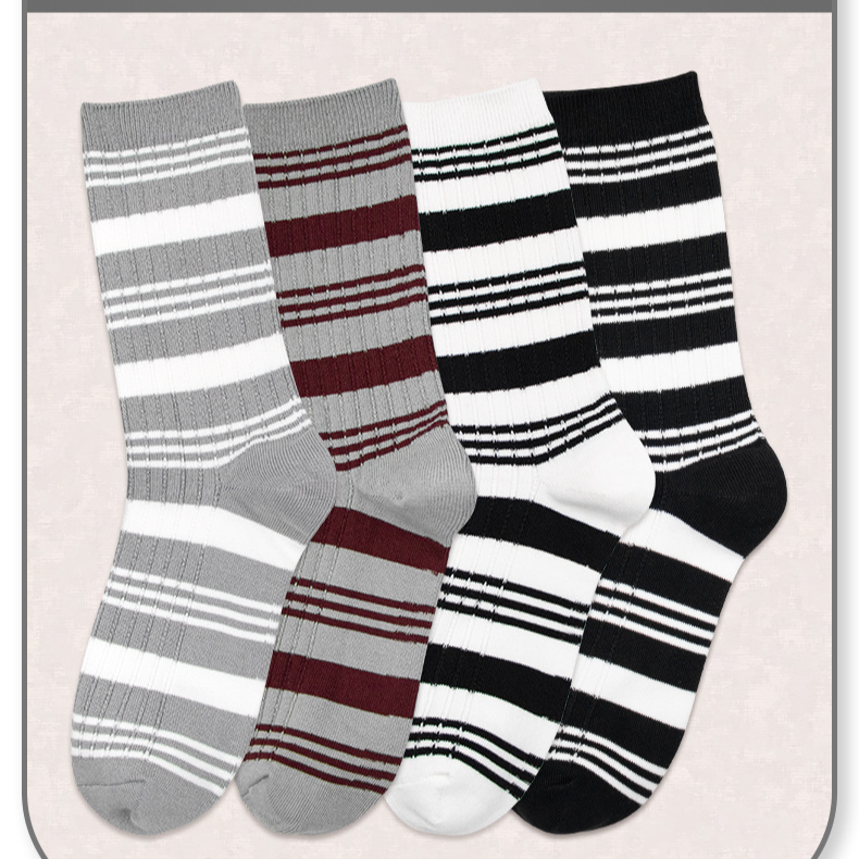 Schuhzubehör Gekämmte Baumwolle College-Stil IK Lange Socken Frühling und Herbst Mittellange Wadenflorsocken Damen Schwarz-weiß gestreifte Freizeitsocken_voghion.com
