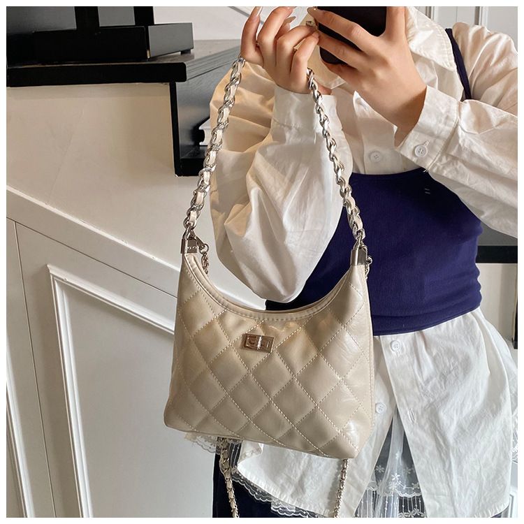Borsa a tracolla versatile da donna, trapuntata, ricamata e di alta qualità, da portare sotto le ascelle, nuova moda 2025_voghion.com