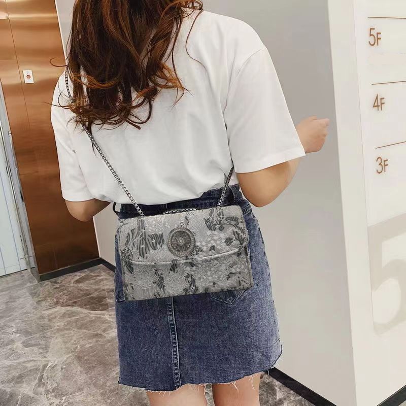 CHARHP&KEJNT2024 nuova piccola borsa a tracolla a catena quadrata alla moda da donna_voghion.com