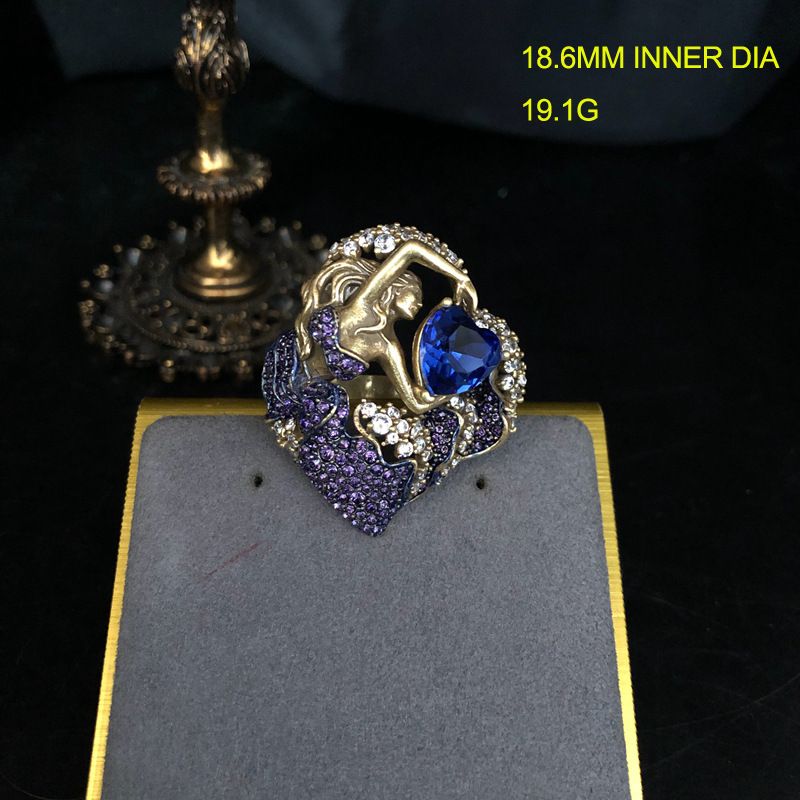 Vintage Retro Jewelry Personality Design Pave Blue Diamond Ring Heart Pendant Necklace Sweater Chain Versatile Women_voghion.com
