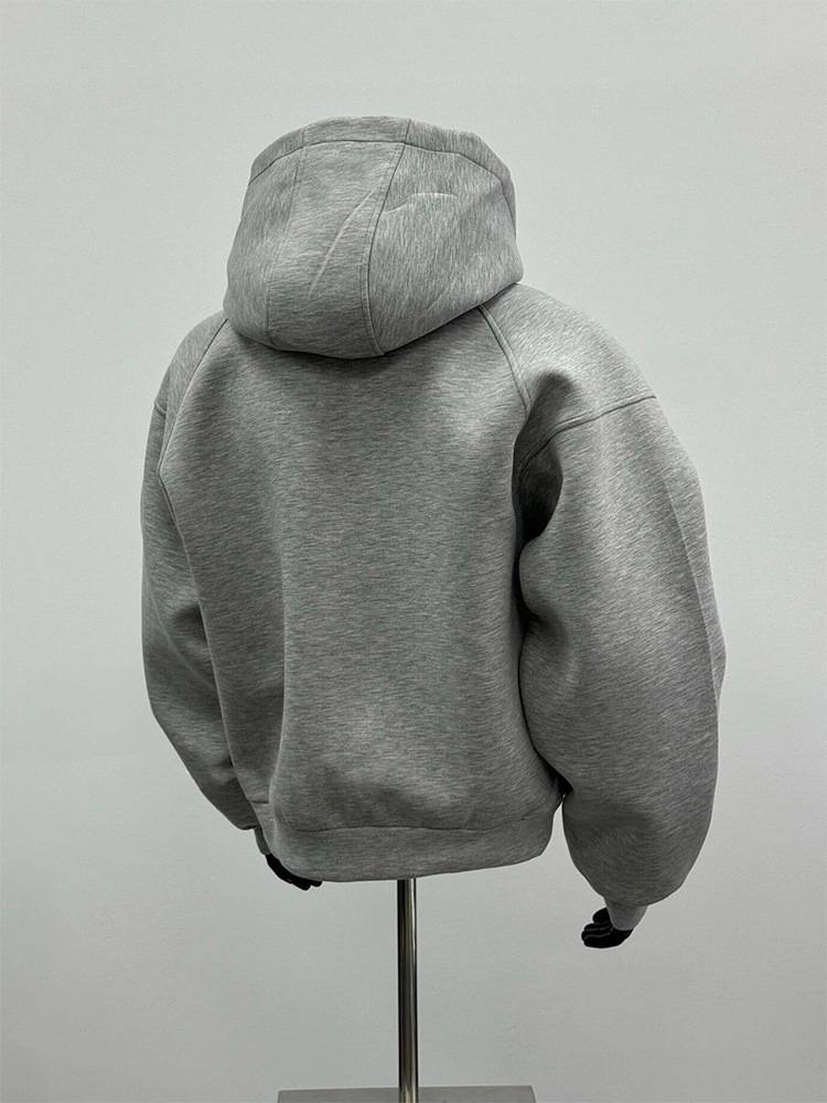 Boxy Zip-Up Hoodie für Herren – Cleanfit Cropped Jacke mit Oversized-Silhouette & Streetwear-Minimalismus für urbanes Layering_voghion.com