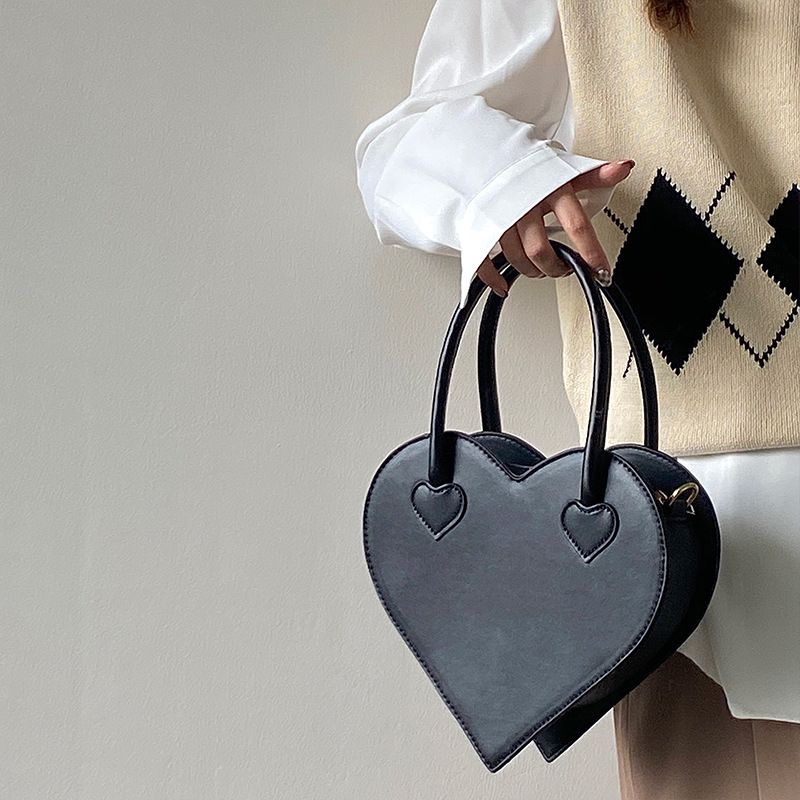 Niche Love Bag fir Meedercher Nei Modesch an Einfach Handtasche Retro Schwaarz Single Shoulder Crossbody Bag_voghion.com