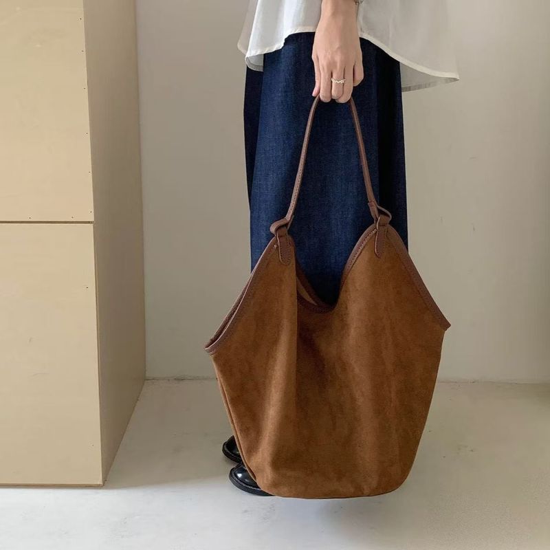 Borsa a tracolla da pendolare in stile pigro, stile autunno inverno 2025, in pelle scamosciata, semplice e di grande capacità, da donna, Duoguo_voghion.com