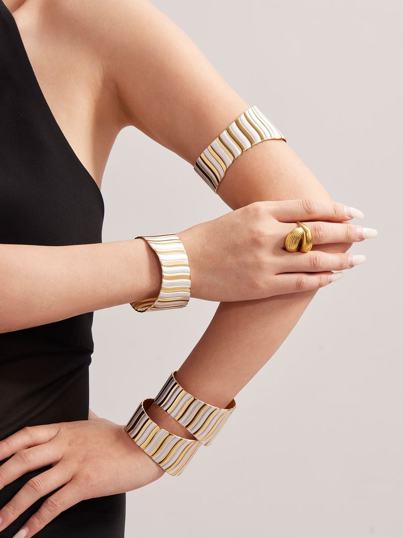 Square Sugar Geometric Opening Wide Silver Interlayer Dual Color Bracelet, Niche Striped Stainless Steel Minimalist Bracelet_voghion.com