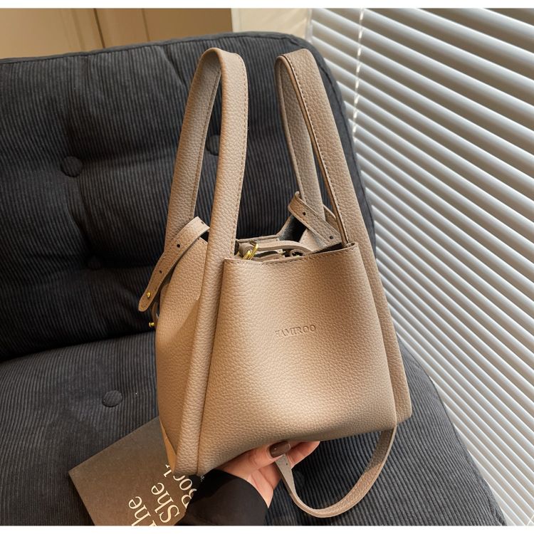 2024 Autumn Winter New Niche Women's Crossbody High-end Fashion Bucket Handbag Shoulder Bag_voghion.com