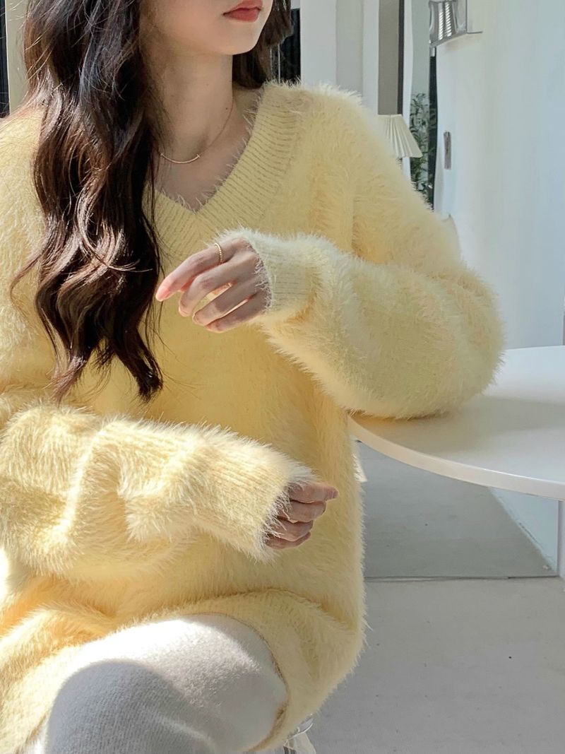 girl Cream Yellow Mink Velvet V-Neck Sweater Women, Loose Gentle Lazy Style Pullover Knitwear For Autumn And Winter, Thick_voghion.com