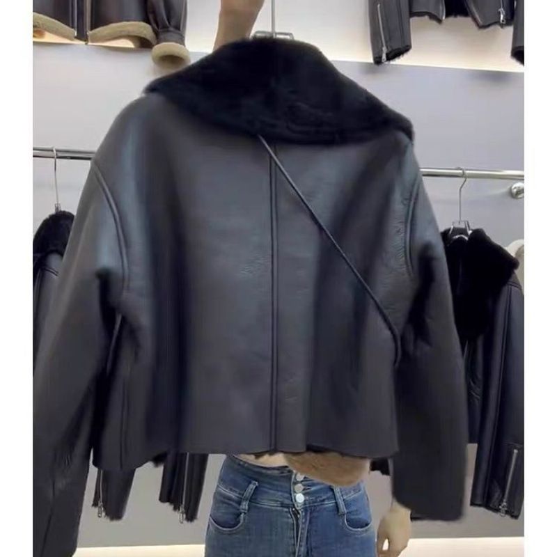 Abbigliamento da donna, abbigliamento da motociclista corto, cappotto in pelliccia sintetica di agnello e lana nera, giacca con revers in pelle da donna per autunno e inverno_voghion.com