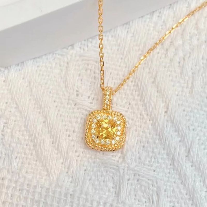 Ins-Trendy Women's Square-Cut Citrine Necklace - Minimalist Unique Design, 18K Gold-Plated Titanium Steel, Hypoallergenic For Daily/Date Wear, Light L_voghion.com