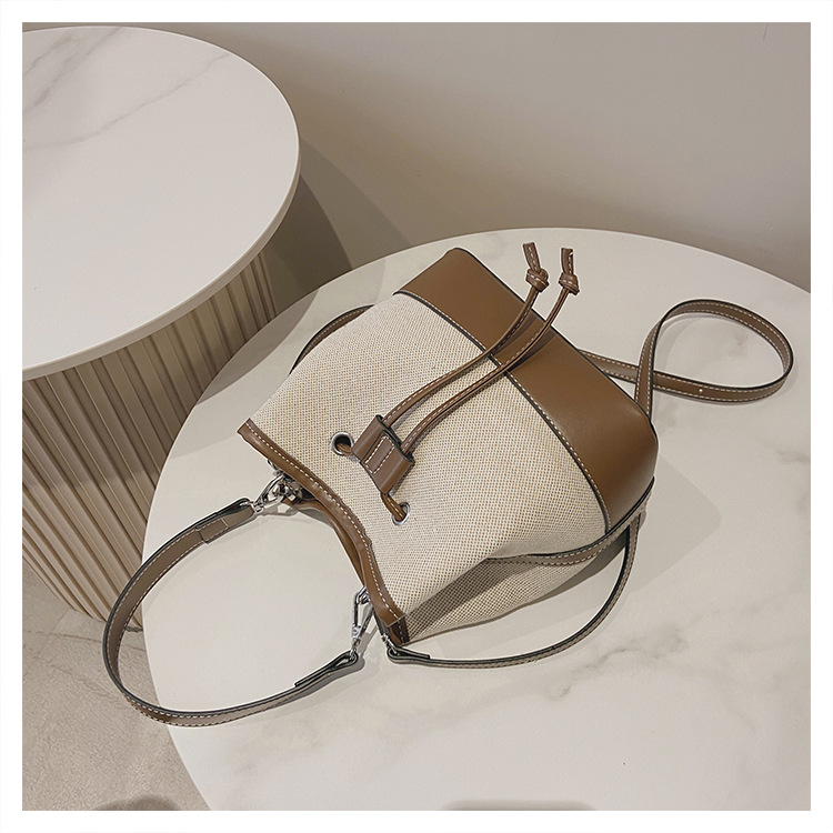 Borsa da donna 2023 Borsa nuova moda Borsa a tracolla Borsa a secchiello portatile in tela cucita con coulisse_voghion.com