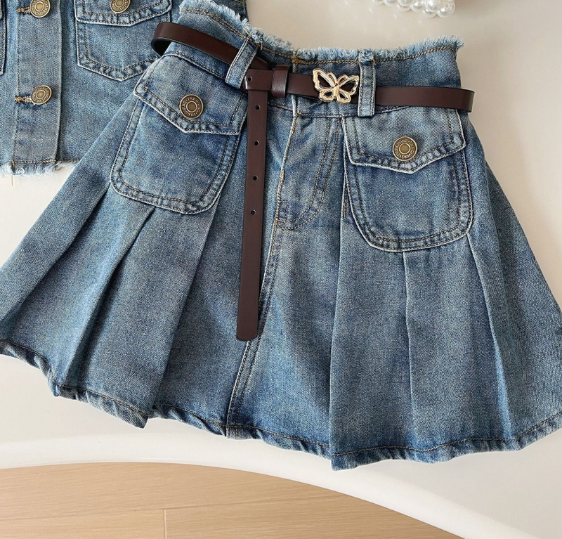 Completo con gilet in denim e gonna a pieghe per bambine - Completo estivo in stile coreano per bambine 2025, due pezzi senza maniche con bordo sfrangiato_voghion.com
