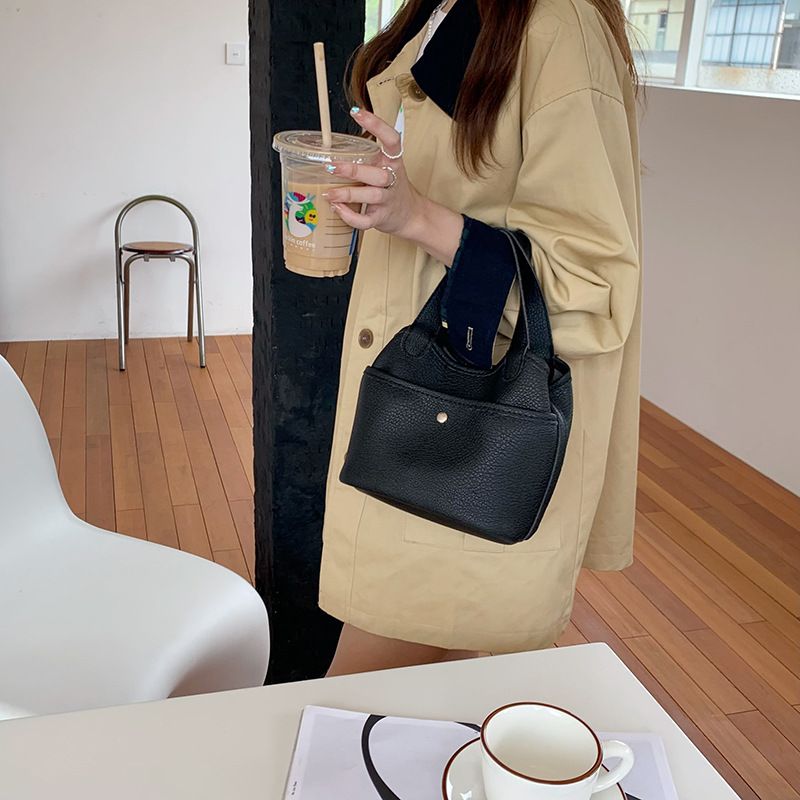 Geantă de mână coreeană Instagram New Basket Bag simplă și la modă din piele moale texturată crossbody găleată bag pentru femei_voghion.com