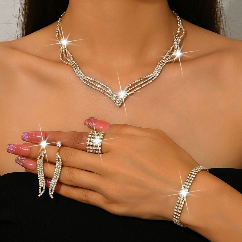 Collana di gioielli da sposa con tre pezzi di collana con artigli di strass, set di gioielli all'ingrosso, fornitura di e-commerce_voghion.com